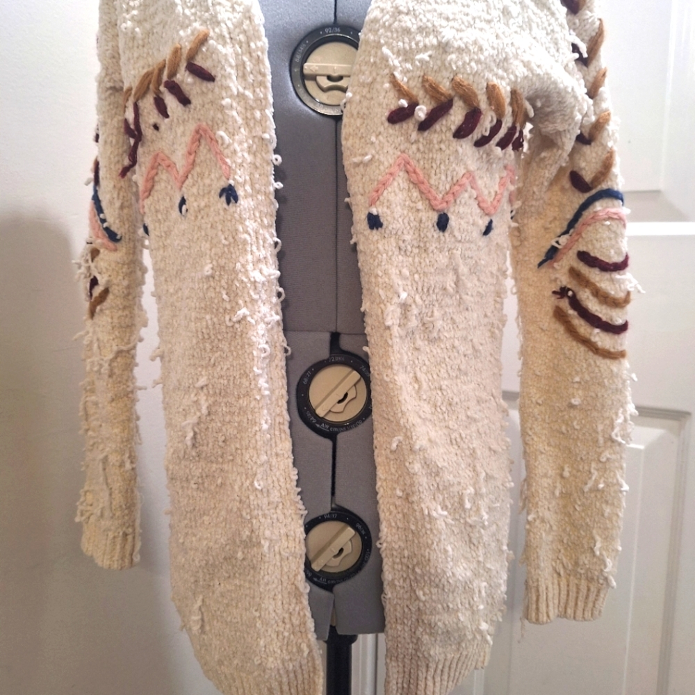 Alya Off White Destressed Sweater,Open Front, Size Small - Picture 2 of 7